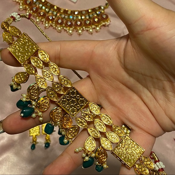 Kundan chocker set - Picture 2 of 2